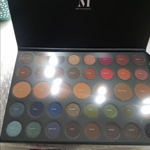 39A Dare to create artistry palette
